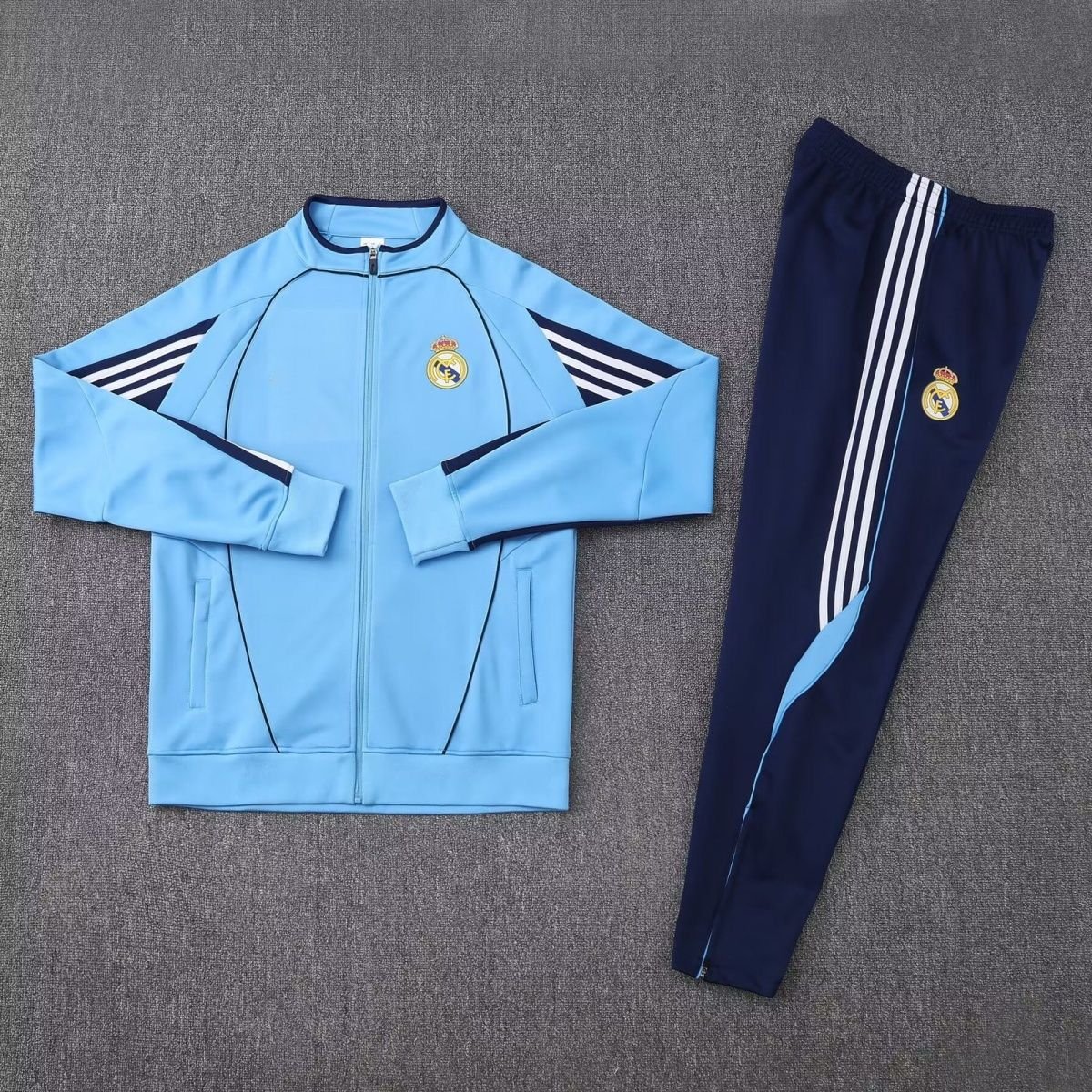 Real Madrid Home Training retro tracksuit 2003/2004 Real Madrid Home Training retro tracksuit 2003/2004