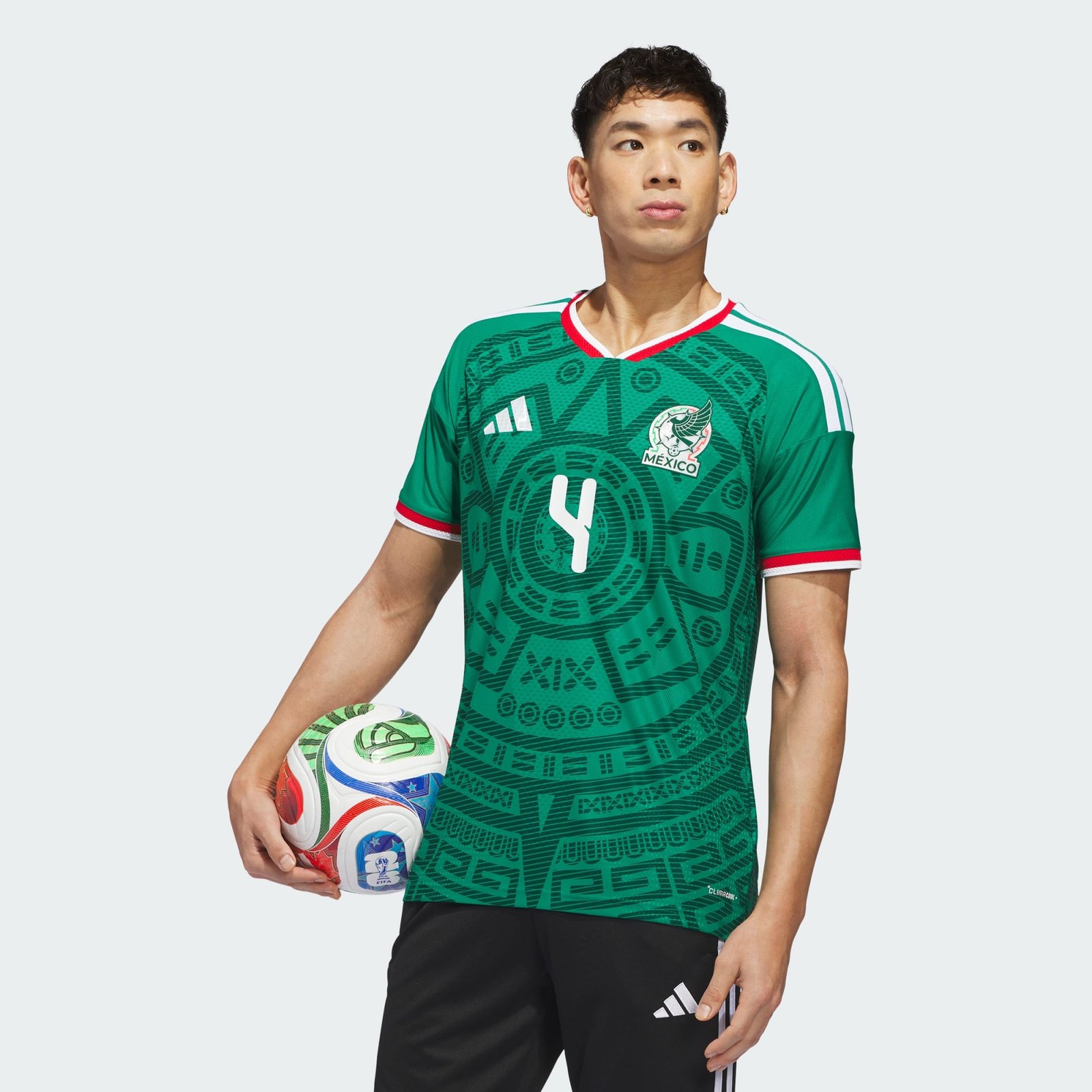 Mexico_26_Home_Alvarez_Authentic_Jersey_Green_KW7738_21_model